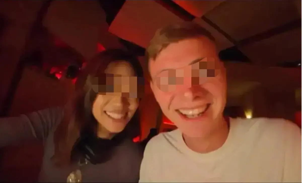 《西安麻辣烫女孩》HD高清完整版免费观看-海外博主西安夜游意外拍摄《西安麻辣烫女孩》-无广告在线观看全片首次公开