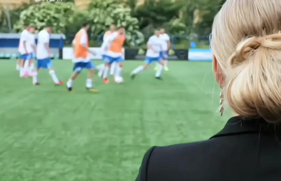免费高清《footballersmoms》在线无删减观看完整版VS影院《足球队的女老板们》